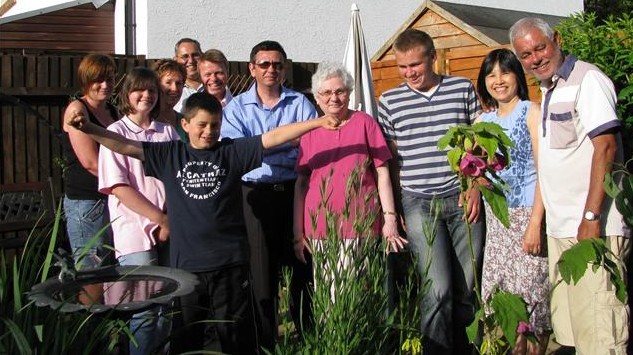 In Wally's garden, Audrey's visit